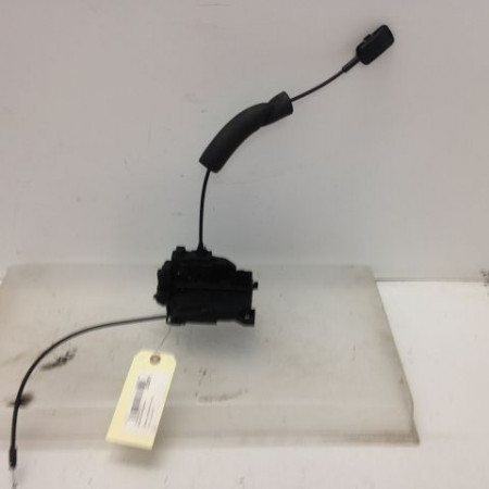 Serrure porte ard occasion RENAULT MEGANE III Phase 1 11-2008->01-2012 1.4 TCE 16v 130ch 825020002R