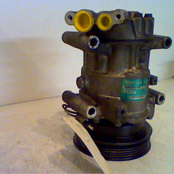 Compresseur air conditionne occasion RENAULT CLIO II Phase 1 03-1998->06-2001 1.2i 8200315744 2