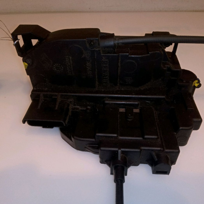 Serrure porte ard occasion RENAULT MEGANE III Phase 2 01-2012->06-2014 1.5 DCI 110ch 825020002R 2