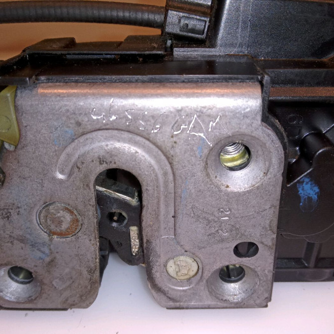 Serrure porte ard occasion RENAULT MEGANE III Phase 2 01-2012->06-2014 1.5 DCI 110ch 825020002R 4