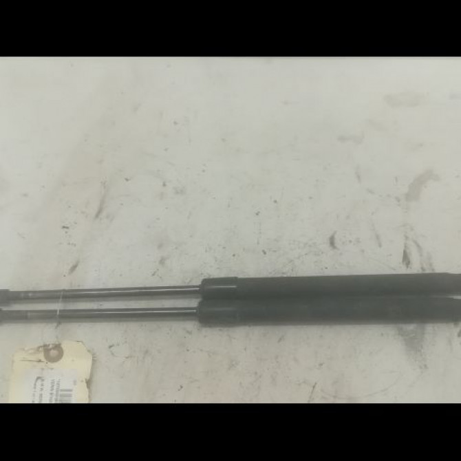 Verin droit hayon occasion B.M.W. SERIE 1 I Phase 1 05-2004->12-2006 120d 51247060622 1