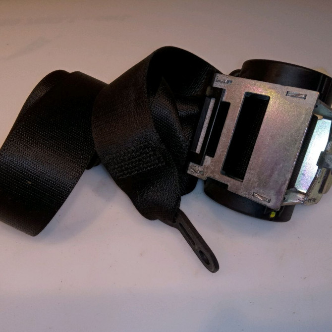 Ceinture arrière gauche occasion B.M.W. SERIE 1 I Phase 1 05-2004->12-2006 120d 72119139832 2