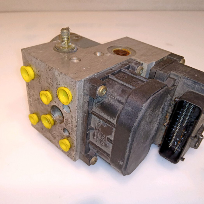 Unité hydraulique ABS occasion RENAULT CLIO II Phase 1 03-1998->06-2001 1.9 D 65ch 7701046407 1