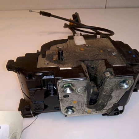 Serrure porte ard occasion RENAULT CLIO III Phase 1 09-2005->03-2009 1.4i 16v 100ch 8200300129