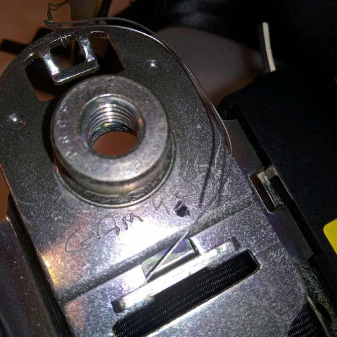 Ceinture arrière droite occasion RENAULT CLIO III Phase 1 09-2005->03-2009 1.4i 16v 100ch 8200683948 3