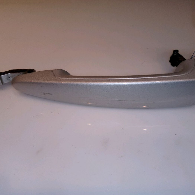 Poignee ext porte arg occasion B.M.W. SERIE 1 I Phase 1 05-2004->12-2006 120d 51217207551 1