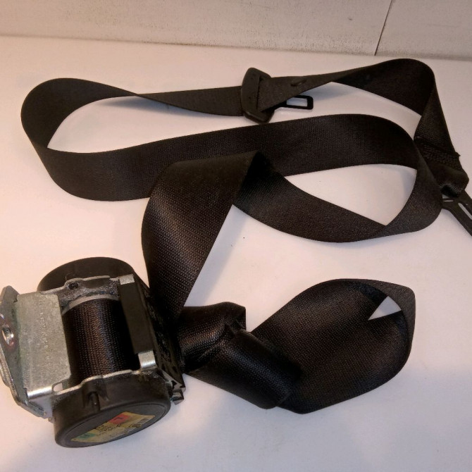 Ceinture arrière gauche occasion B.M.W. SERIE 1 I Phase 1 05-2004->12-2006 120d 1