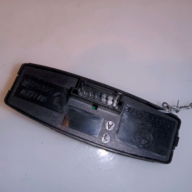 Bouton de warning occasion B.M.W. SERIE 1 I Phase 1 05-2004->12-2006 120d 61319196712 3