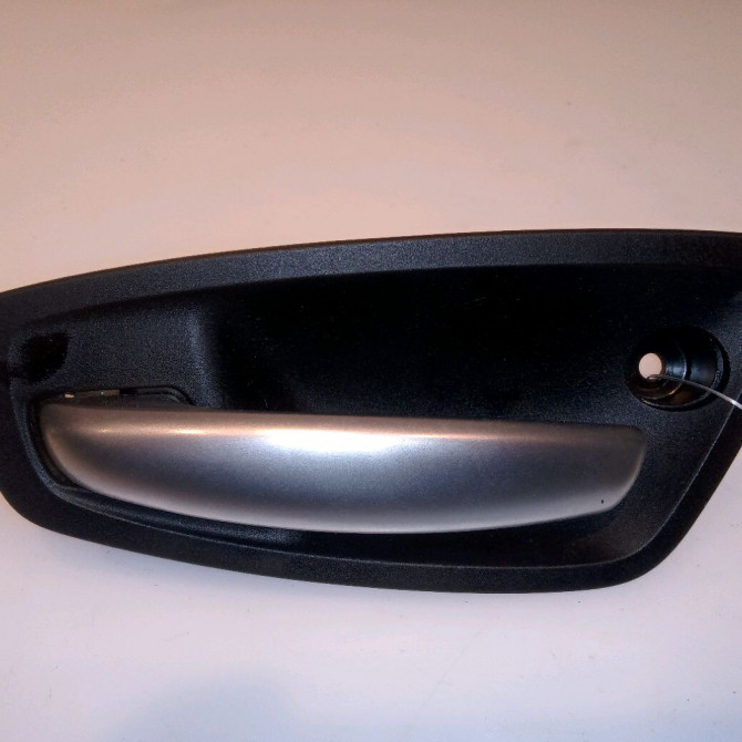 Poignee int porte arg occasion B.M.W. SERIE 1 I Phase 1 05-2004->12-2006 120d 1