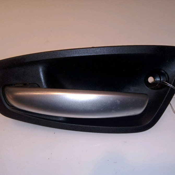 Poignee int porte avg occasion B.M.W. SERIE 1 I Phase 1 05-2004->12-2006 120d 1