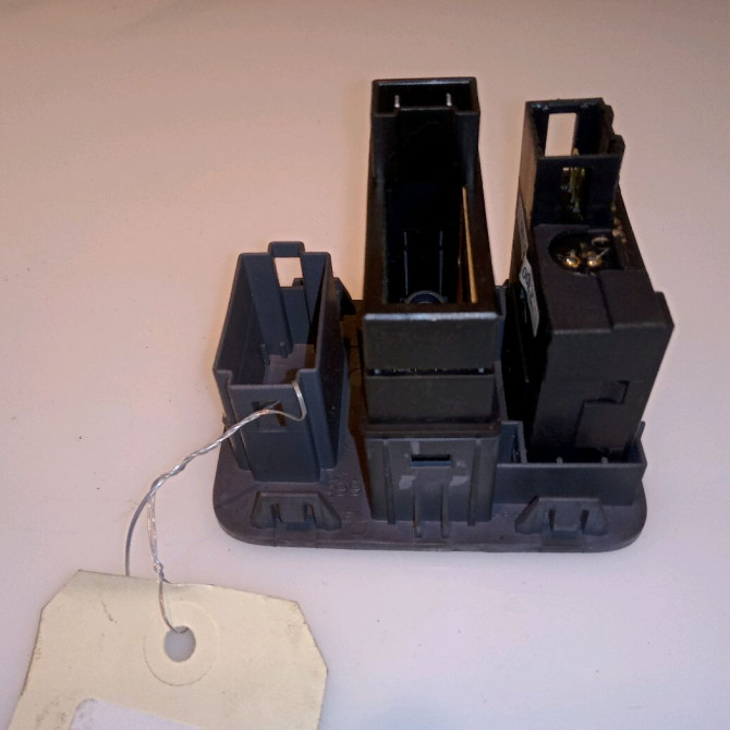 Interrupteur commande de phares occasion RENAULT CLIO II Phase 1 03-1998->06-2001 1.9 D 65ch 7701064226 2