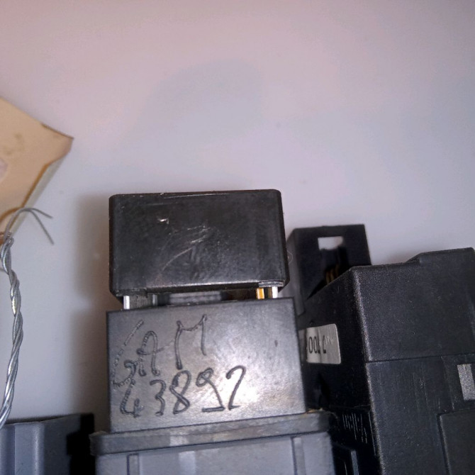 Interrupteur commande de phares occasion RENAULT CLIO II Phase 1 03-1998->06-2001 1.9 D 65ch 7701064226 4