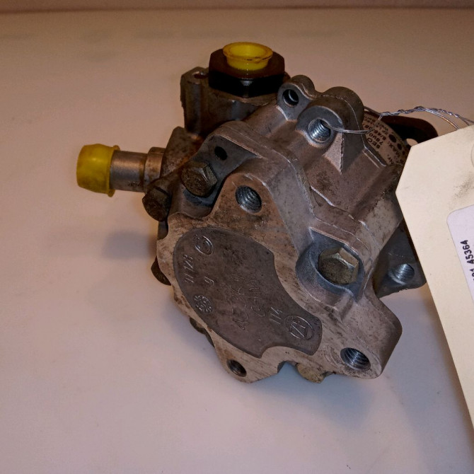 Pompe direction assistee occasion AUDI A4 II 2