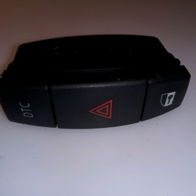 Bouton de warning occasion B.M.W. SERIE 1 I Phase 1 05-2004->12-2006 120d 61319196712 1