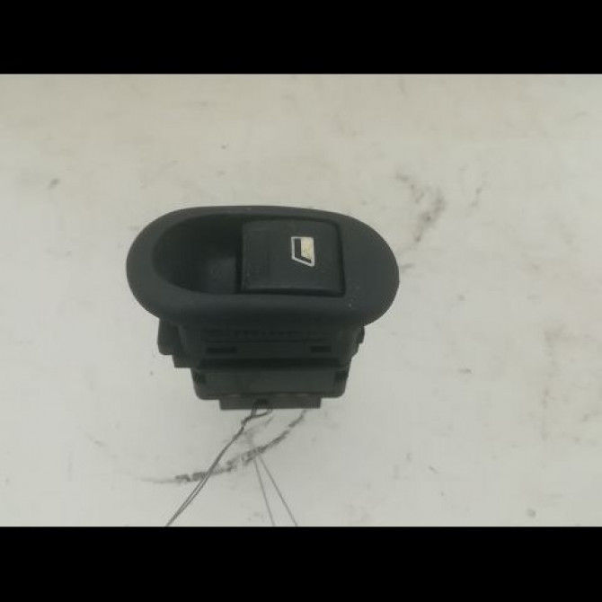 Commande lève-glace porte avant droite occasion CITROEN C2 Phase 2 05-2008->12-2009 1.4 HDi 70ch 6554L7 1