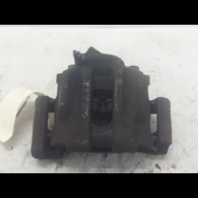 Etrier de frein avant gauche occasion B.M.W. SERIE 1 I Phase 1 05-2004->12-2006 120d 34116766681 1