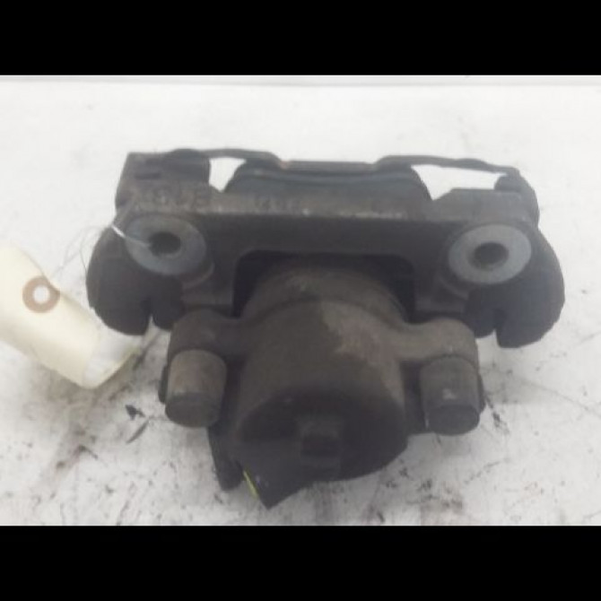 Etrier de frein avant gauche occasion B.M.W. SERIE 1 I Phase 1 05-2004->12-2006 120d 34116766681 2