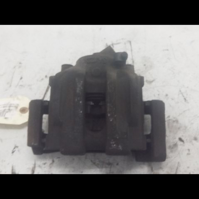 Etrier de frein avant droit occasion B.M.W. SERIE 1 I Phase 1 05-2004->12-2006 120d 34116766682 1