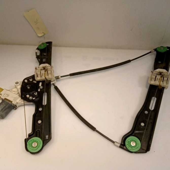 Mecanisme+moteur leve-glace avg occasion B.M.W. SERIE 1 I Phase 1 05-2004->12-2006 120d 51337138465 2