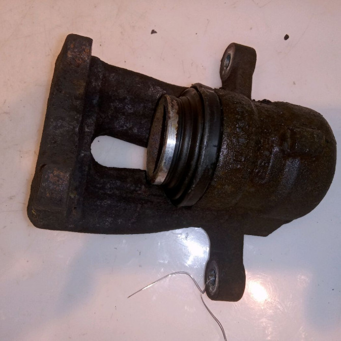 Etrier de frein arrière gauche occasion B.M.W. SERIE 1 I Phase 1 05-2004->12-2006 118i 129ch 34216768697 2