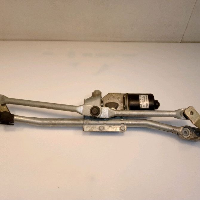 Moteur essuie-glace avant occasion B.M.W. SERIE 1 I Phase 1 05-2004->12-2006 120d 2