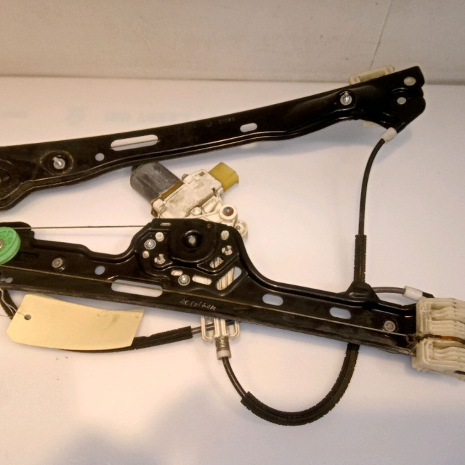 Mecanisme+moteur leve-glace avg occasion B.M.W. SERIE 1 I Phase 1 05-2004->12-2006 120d 2