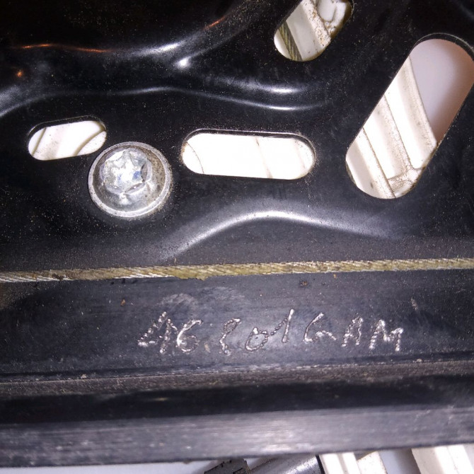 Mecanisme+moteur leve-glace avg occasion B.M.W. SERIE 1 I Phase 1 05-2004->12-2006 120d 3