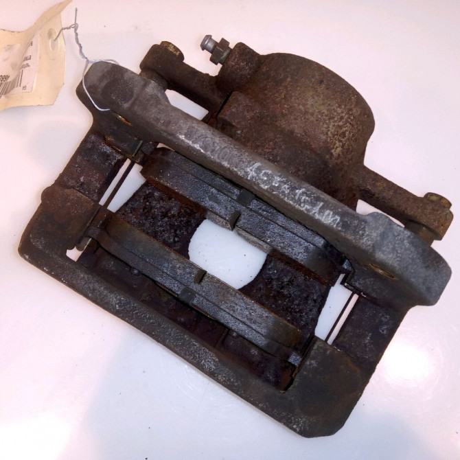 Etrier de frein avant gauche occasion B.M.W. SERIE 1 I Phase 1 05-2004->12-2006 120d 2