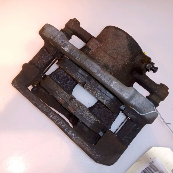 Etrier de frein avant droit occasion B.M.W. SERIE 1 I Phase 1 05-2004->12-2006 120d 2