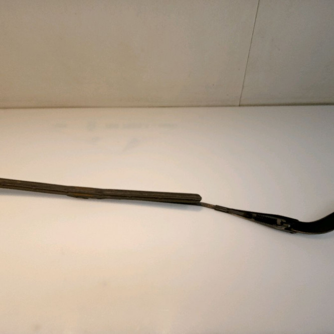 Bras essuie-glace avant droit occasion B.M.W. SERIE 1 I Phase 1 05-2004->12-2006 120d 2