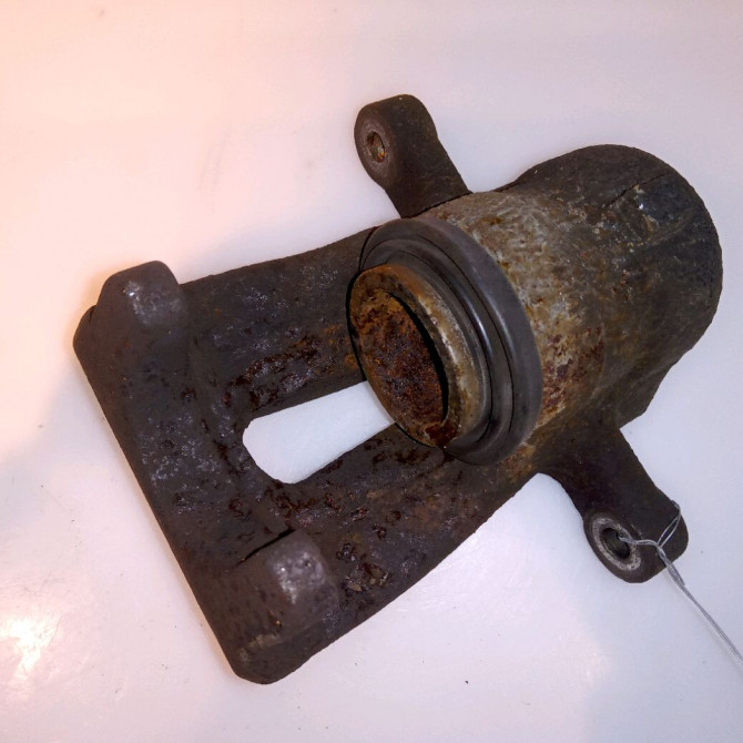 Etrier de frein arrière gauche occasion B.M.W. SERIE 1 I Phase 1 05-2004->12-2006 120d 2