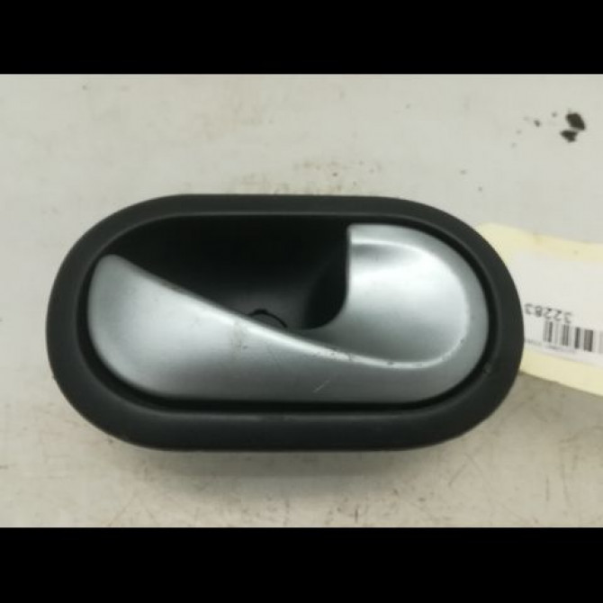 Poignee int porte avd occasion RENAULT TWINGO II Phase 1 06-2007->11-2011 1.5 DCI 65ch 8200843629 1