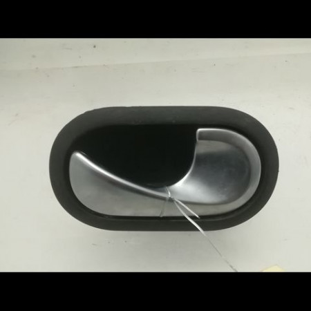 Poignee int porte avd occasion RENAULT SCENIC II Phase 1 03-2004->09-2006 1.5 DCI 100ch 8200843629