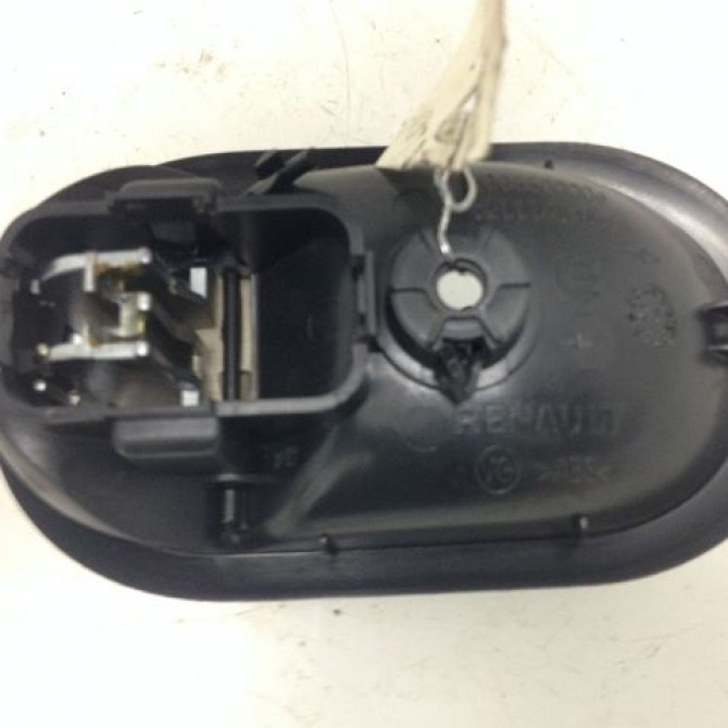 Poignee int porte avd occasion RENAULT SCENIC II Phase 1 03-2004->09-2006 1.5 DCI 100ch 8200843629 2