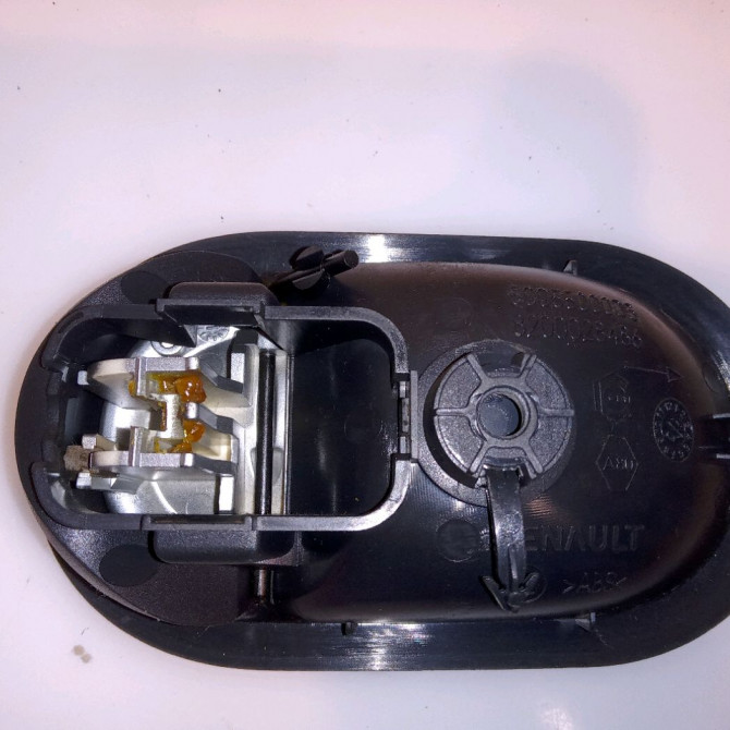 Poignee int porte avd occasion RENAULT TWINGO II Phase 1 06-2007->11-2011 1.2i 16v 75ch 8200843629 3