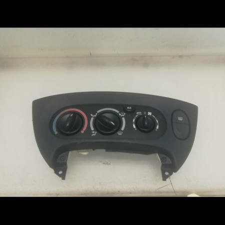 Commande de chauffage occasion RENAULT MEGANE I Phase 2 03-1999->06-2003 1.9 DTI 7701048355