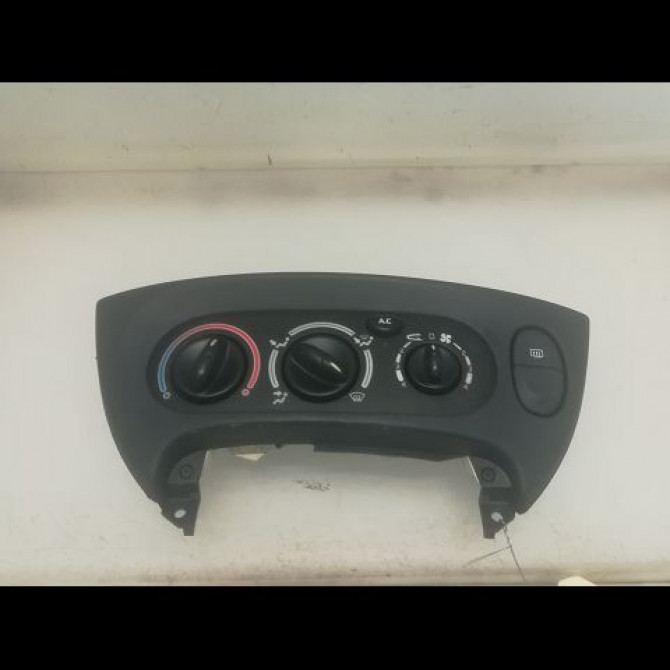 Commande de chauffage occasion RENAULT MEGANE I Phase 2 03-1999->06-2003 1.9 DTI 7701048355 1