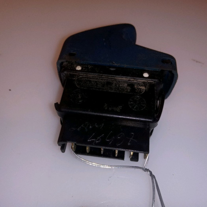 Commande lève-glace porte avant droite occasion RENAULT TWINGO I Phase 1 04-1993->08-1998 1.2i 55ch 7700838097 2