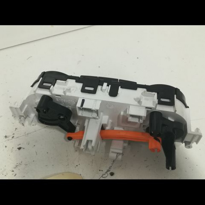 Commande de chauffage occasion PEUGEOT 208 208 Phase 1 2012-03-01->2015-09-30 1.0 PURETECH 68ch 9672248680 2