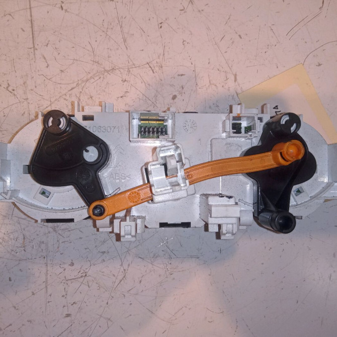 Commande de chauffage occasion PEUGEOT 208 208 Phase 1 2012-03-01->2015-09-30 1.2 VTI 82ch 2