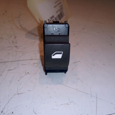 Commande lève-glace porte avant droite occasion PEUGEOT 208 208 Phase 1 2012-03-01->2015-09-30 1.2 VTI 82ch