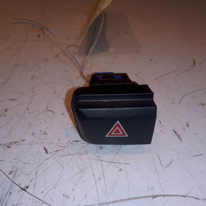 Bouton de warning occasion PEUGEOT 208 208 Phase 1 2012-03-01->2015-09-30 1.2 VTI 82ch 1