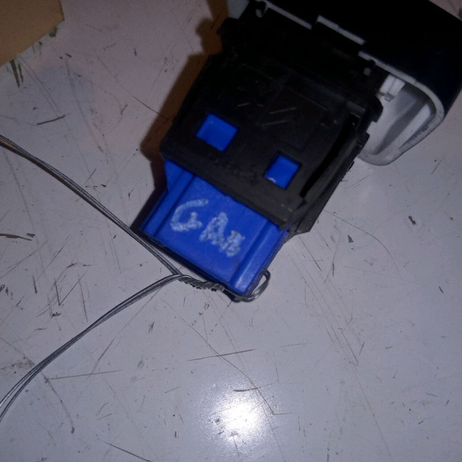 Bouton de warning occasion PEUGEOT 208 208 Phase 1 2012-03-01->2015-09-30 1.2 VTI 82ch 3