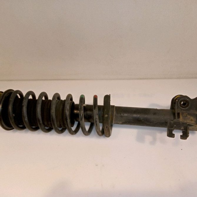 Amortisseur avant droit occasion NISSAN MICRA I 543026F625 2