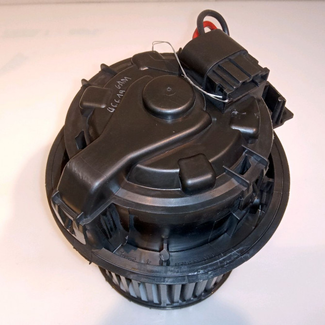 Ventilateur de chauffage occasion PEUGEOT 208 208 Phase 1 2012-03-01->2015-09-30 1.2 VTI 82ch 2