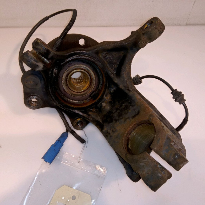 Moyeu avg occasion PEUGEOT 208 208 Phase 1 2012-03-01->2015-09-30 1.2 VTI 82ch 2