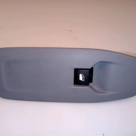 Commande lève-glace porte avant droite occasion PEUGEOT 208 208 Phase 1 2012-03-01->2015-09-30 1.2 VTI 82ch