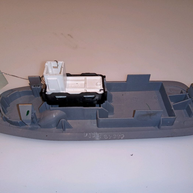 Commande lève-glace porte avant droite occasion PEUGEOT 208 208 Phase 1 2012-03-01->2015-09-30 1.2 VTI 82ch 2