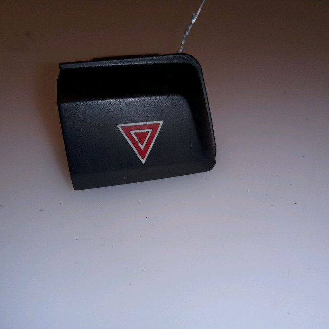 Bouton de warning occasion PEUGEOT 208 208 Phase 1 2012-03-01->2015-09-30 1.2 VTI 82ch 1