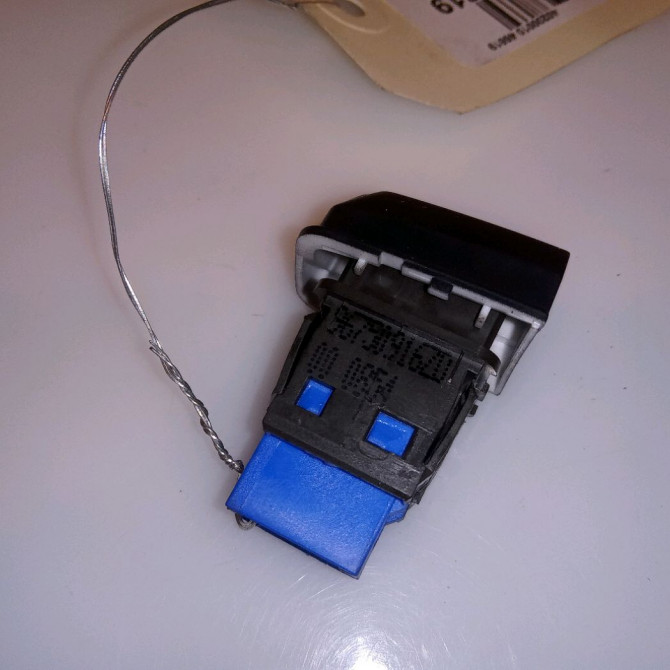 Bouton de warning occasion PEUGEOT 208 208 Phase 1 2012-03-01->2015-09-30 1.2 VTI 82ch 2